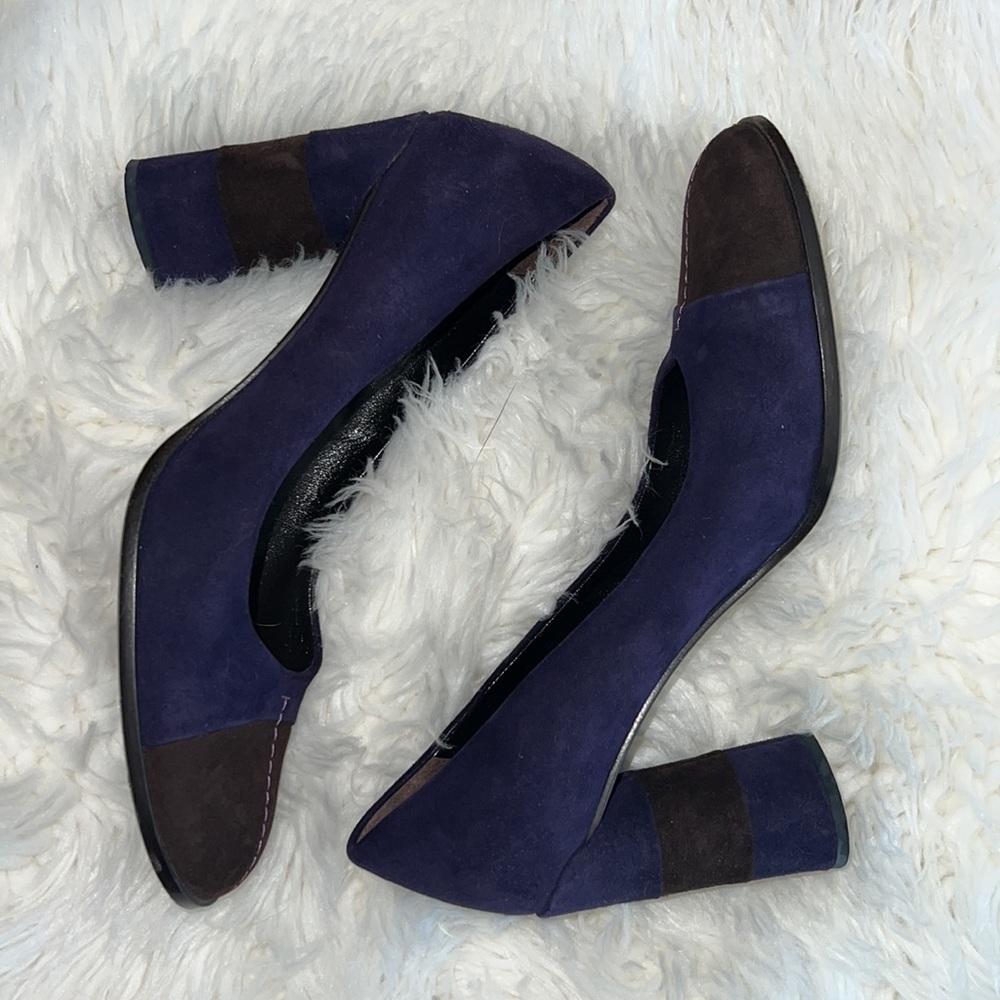 🔹 Prada Colorblock Suede Round Heel Pump